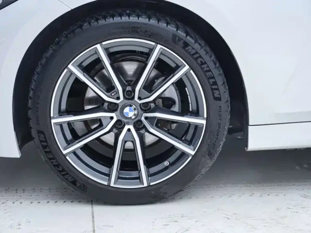 BMW 3 Series — Фото автомобиля 10