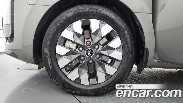 Hyundai Staria Staria 4WD Lounge 9 мест — Фото автомобиля 5