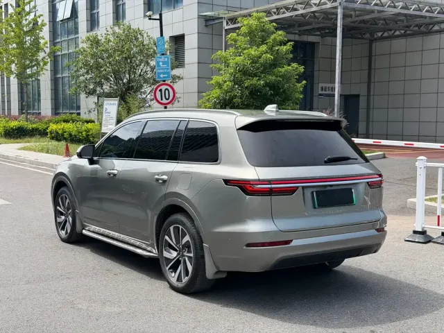 Li Auto ONE — Фото автомобиля 7