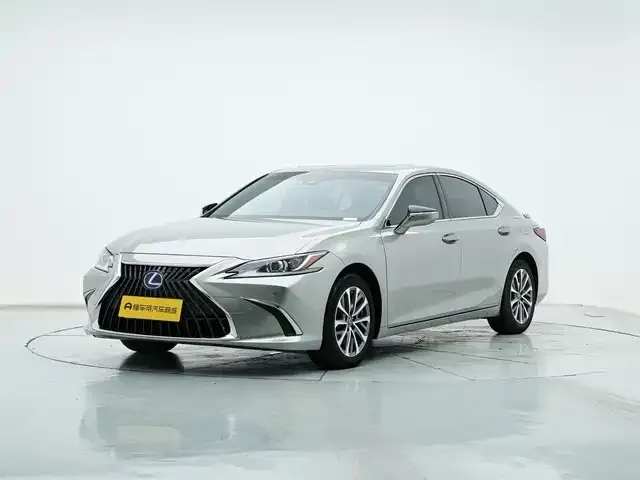 Фотография автомобиля — Lexus ES