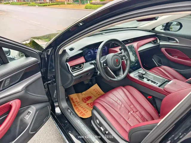 Hongqi H5 — Фото автомобиля 4