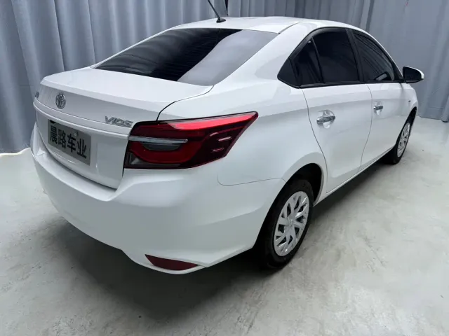 Toyota Vios — Фото автомобиля 4