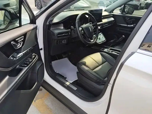 Lincoln Corsair — Фото автомобиля 15