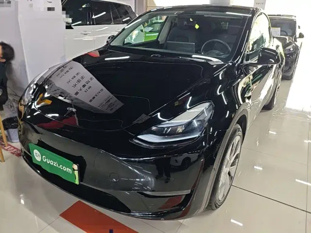 Фотография автомобиля — Tesla Model Y
