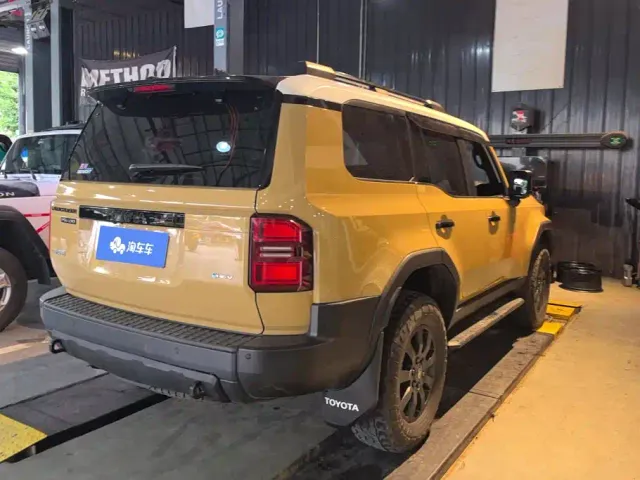 Toyota Prado — Фото автомобиля 3