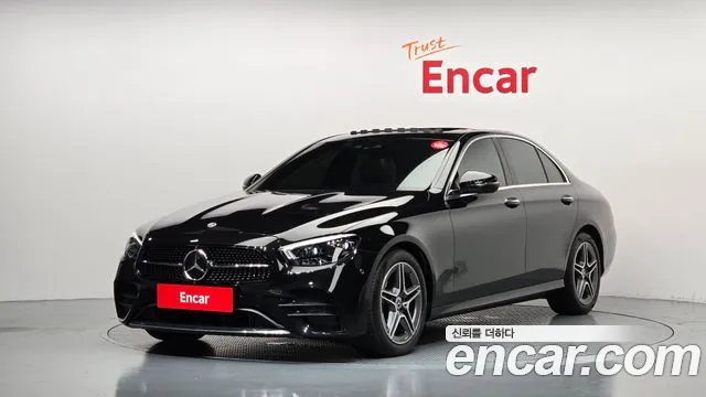 Фотография автомобиля — Mercedes-Benz E-Class
