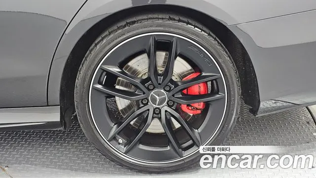 Mercedes-Benz E-Class — Фото автомобиля 16