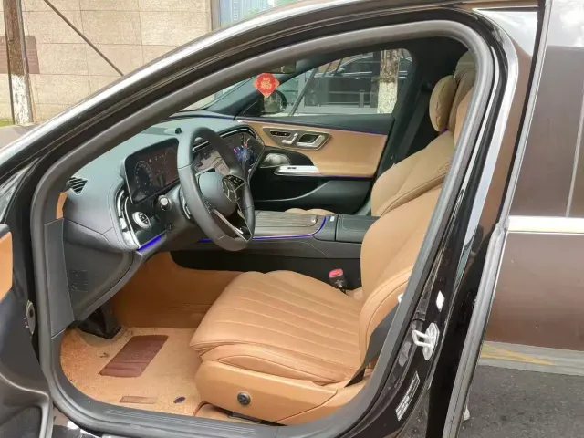 Mercedes-Benz E-Class — Фото автомобиля 6