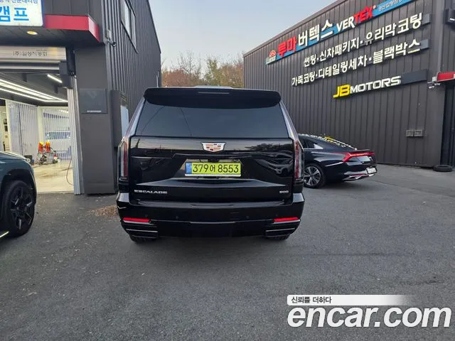 Cadillac Escalade — Фото автомобиля 3