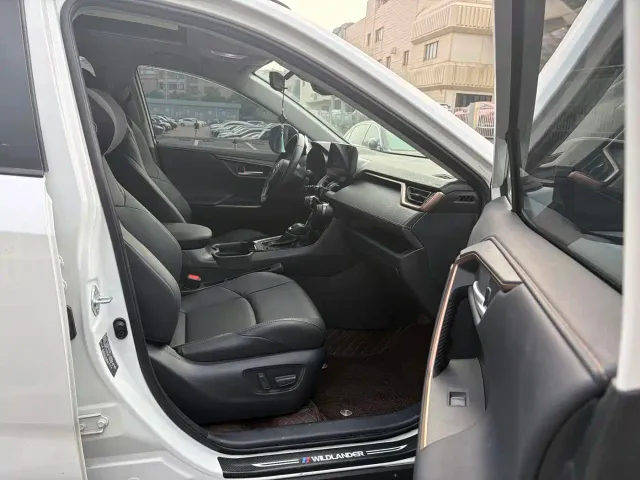 Toyota Wildlander — Фото автомобиля 11
