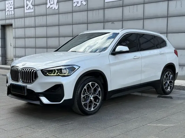 Фотография автомобиля — BMW X1