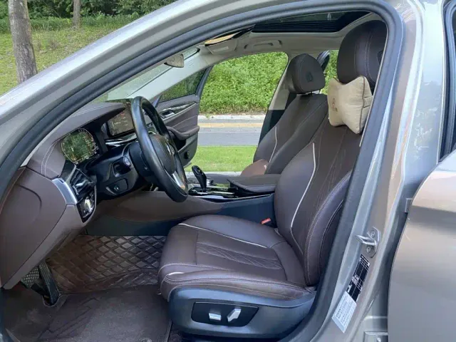 BMW 5 Series — Фото автомобиля 14