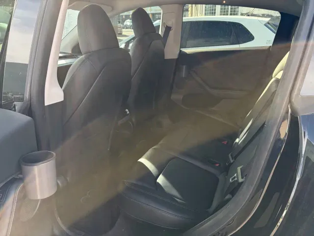 Tesla Model Y — Фото автомобиля 6