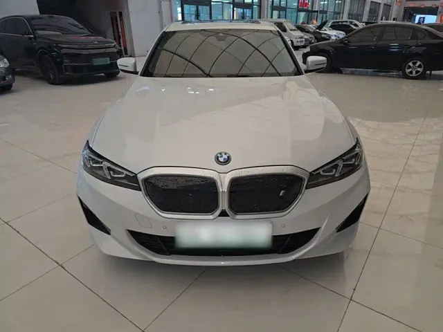BMW i3 — Фото автомобиля 2