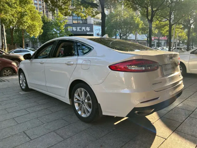 Ford Mondeo — Фото автомобиля 13
