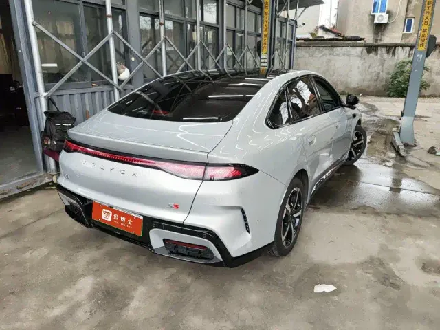Arcfox S3 — Фото автомобиля 4