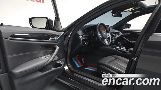 BMW 5 Series G30 — Фото автомобиля 15