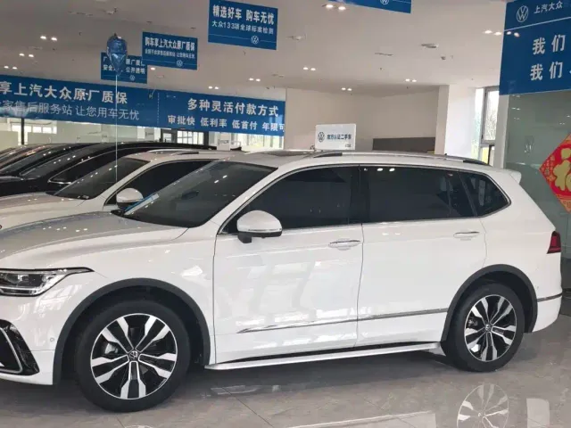 Volkswagen Tiguan L — Фото автомобиля 3