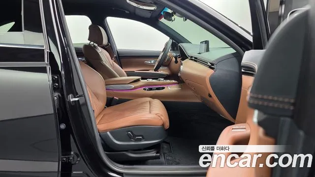 Genesis GV70 — Фото автомобиля 15