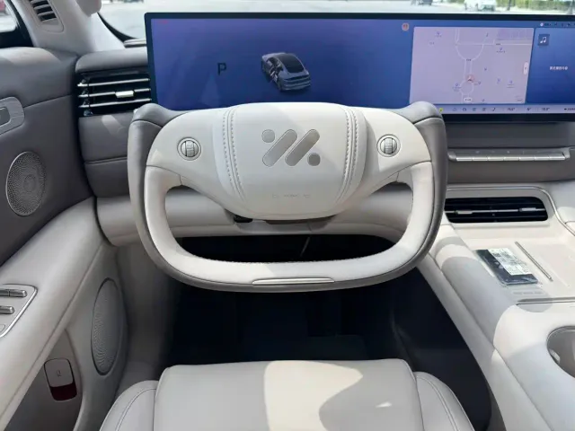 IM Motors LS6 — Фото автомобиля 11