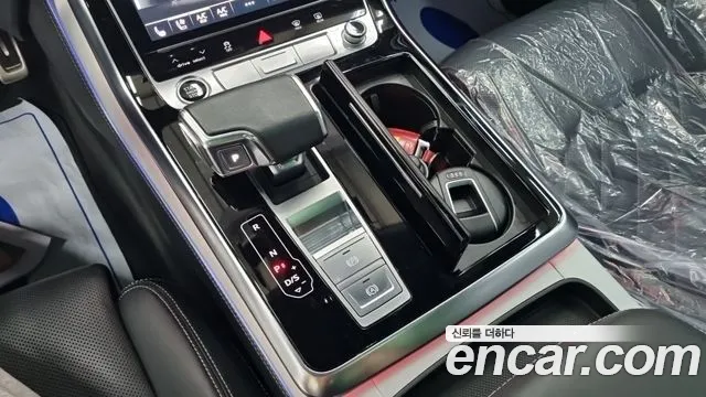 Audi Q8 55 TFSI quattro Premium — Фото автомобиля 12