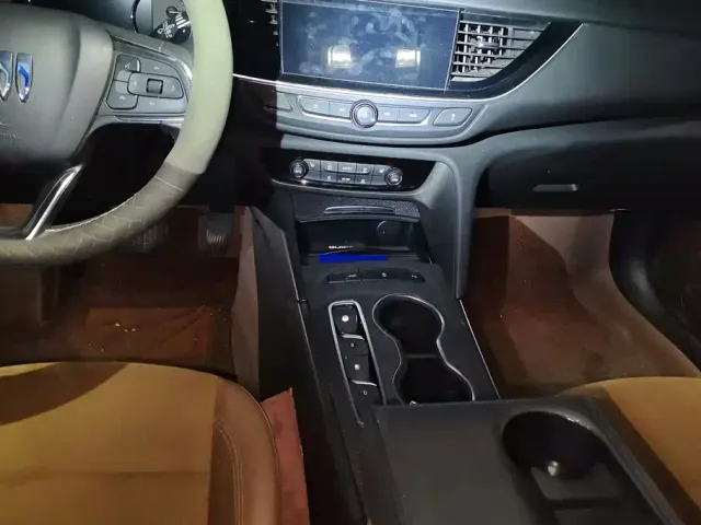 Buick Regal — Фото автомобиля 16