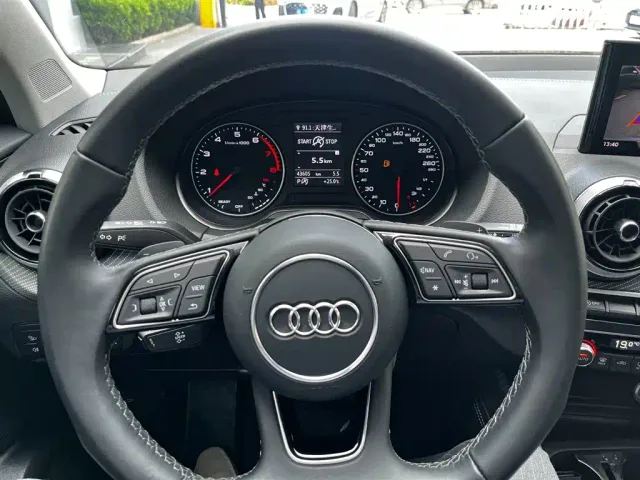 Audi Q2L — Фото автомобиля 13