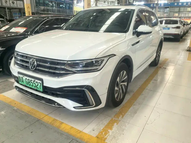 Фотография автомобиля — Volkswagen Tiguan L PHEV