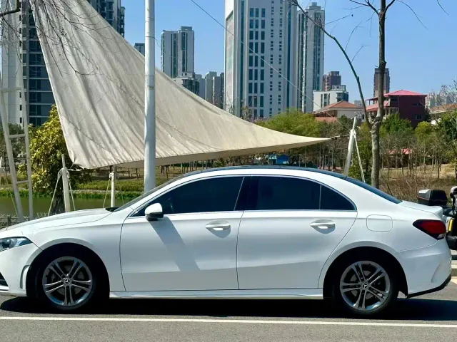 Mercedes-Benz A-Class — Фото автомобиля 3
