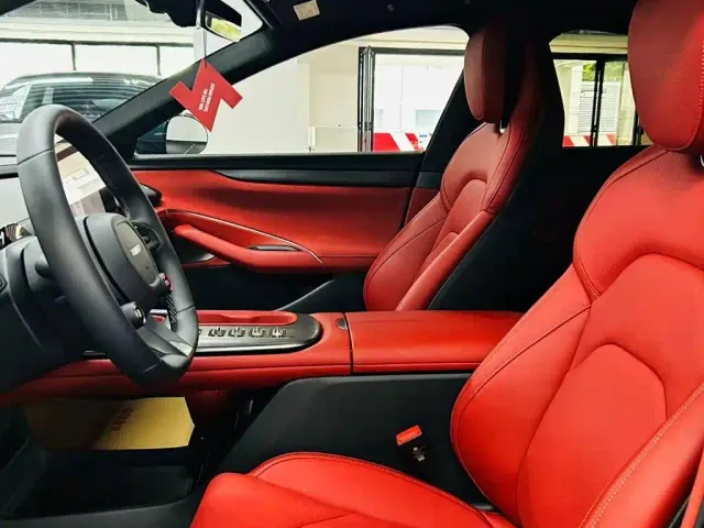 Xiaomi SU7 — Фото автомобиля 7