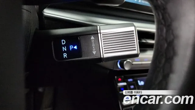 Hyundai Grandeur Grandeur (GN7) 2.5 Бензин 2WD — Фото автомобиля 9