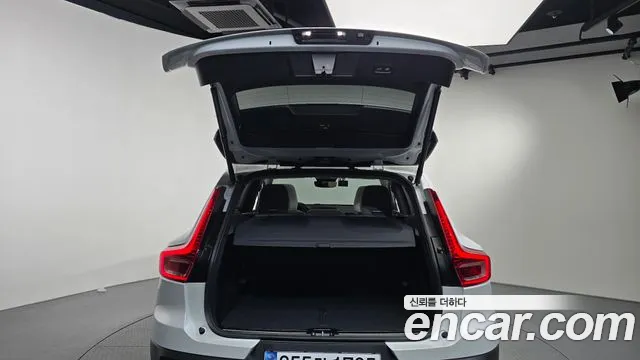 Volvo XC40 — Фото автомобиля 26