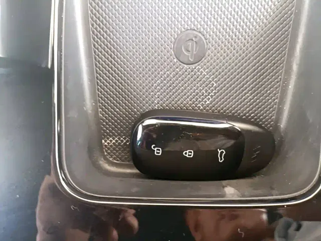 Li Auto ONE — Фото автомобиля 8