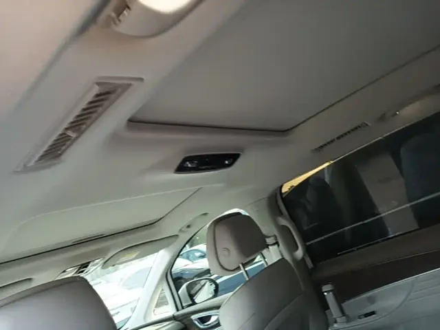 Roewe iMAX8 — Фото автомобиля 17