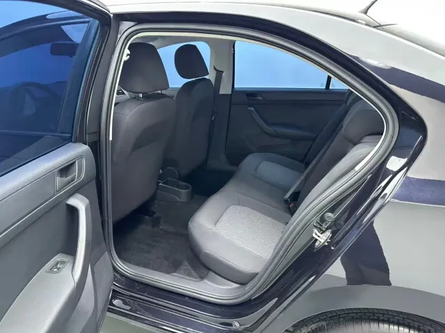 Volkswagen Santana — Фото автомобиля 6