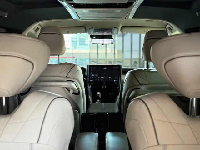 Toyota Alphard — Фото автомобиля 23