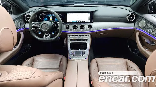 Mercedes-Benz E-Class — Фото автомобиля 6