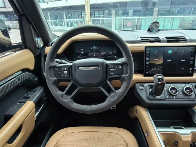 Land Rover Land Rover Defender 2025 110 3.0T P400 -Dynamic HSE — Фото автомобиля 7