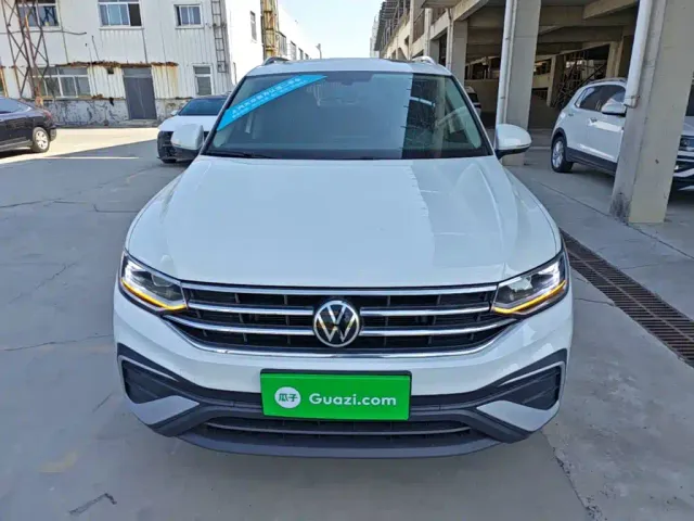 Volkswagen Tiguan L — Фото автомобиля 2
