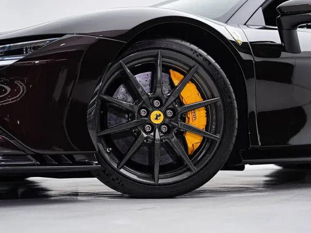 Ferrari SF90 — Фото автомобиля 2