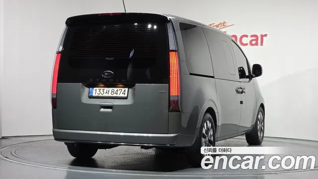 Hyundai Staria Staria 4WD Lounge 9 мест — Фото автомобиля 2