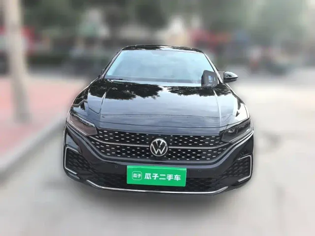 Volkswagen Passat — Фото автомобиля 2