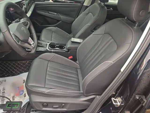 Volkswagen Passat — Фото автомобиля 14