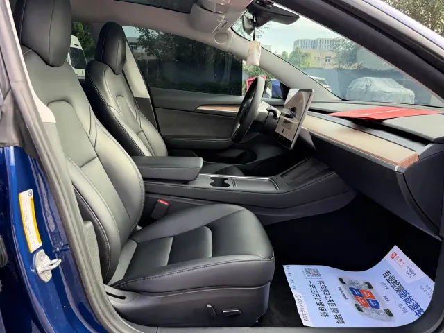 Tesla Model 3 — Фото автомобиля 17