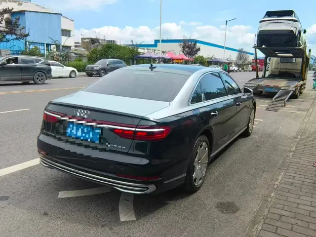 Audi A8 — Фото автомобиля 7