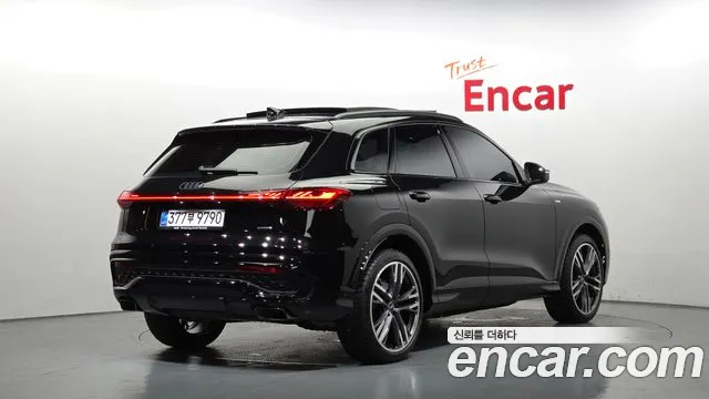 Audi Q5 45 TFSI quattro S Line Black Edition — Фото автомобиля 2