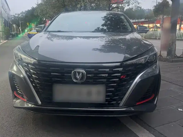 Changan Eado — Фото автомобиля 3