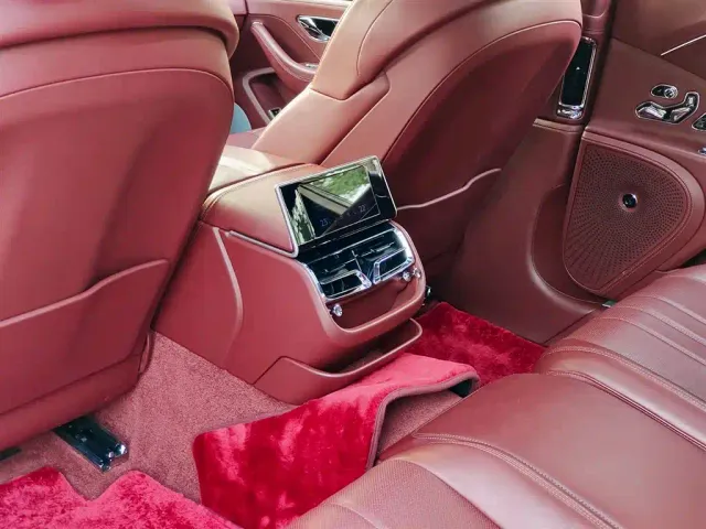 Bentley Flying Spur — Фото автомобиля 9