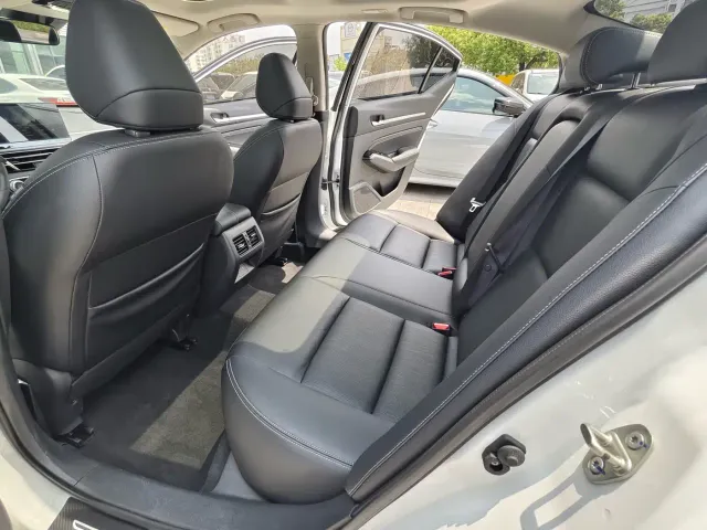 Nissan Teana — Фото автомобиля 10