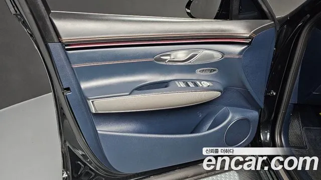 Genesis GV70 — Фото автомобиля 24